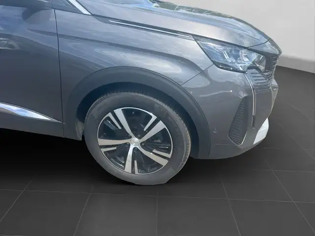 Peugeot 5008 view 8