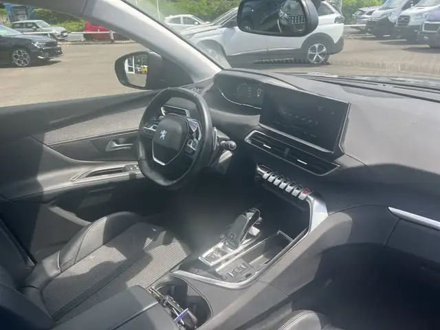Peugeot 5008 view 10