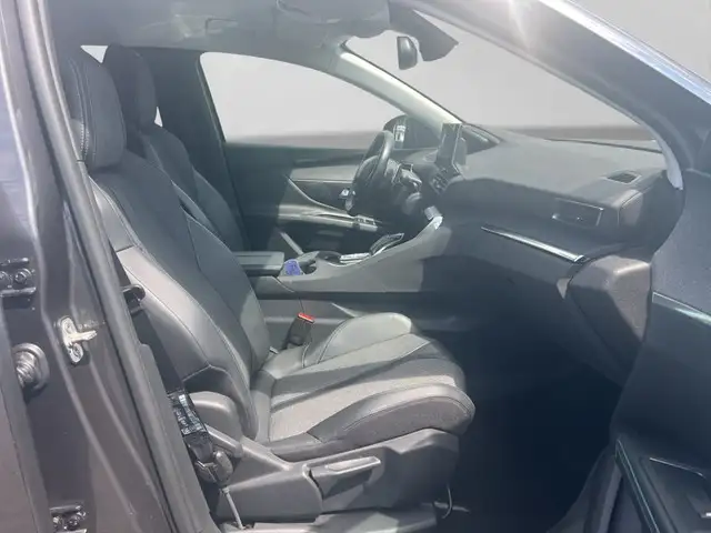 Peugeot 5008 view 9
