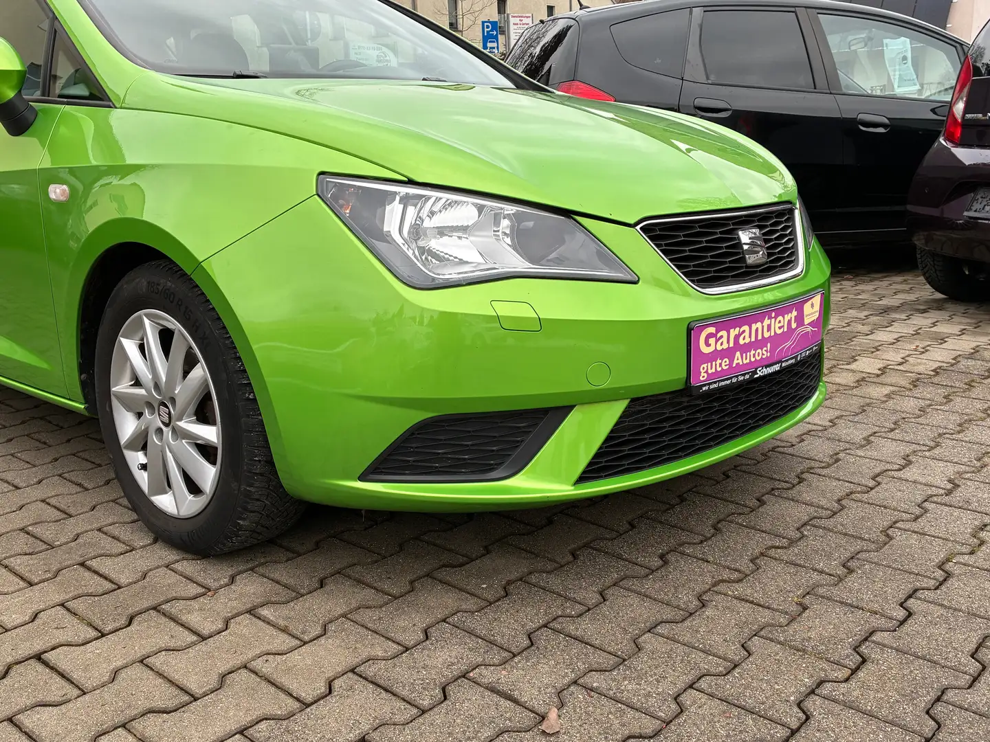 SEAT Ibiza Style Salsa / Sitzheiz. / AHK / Navi / Tüv neu Grün - 2