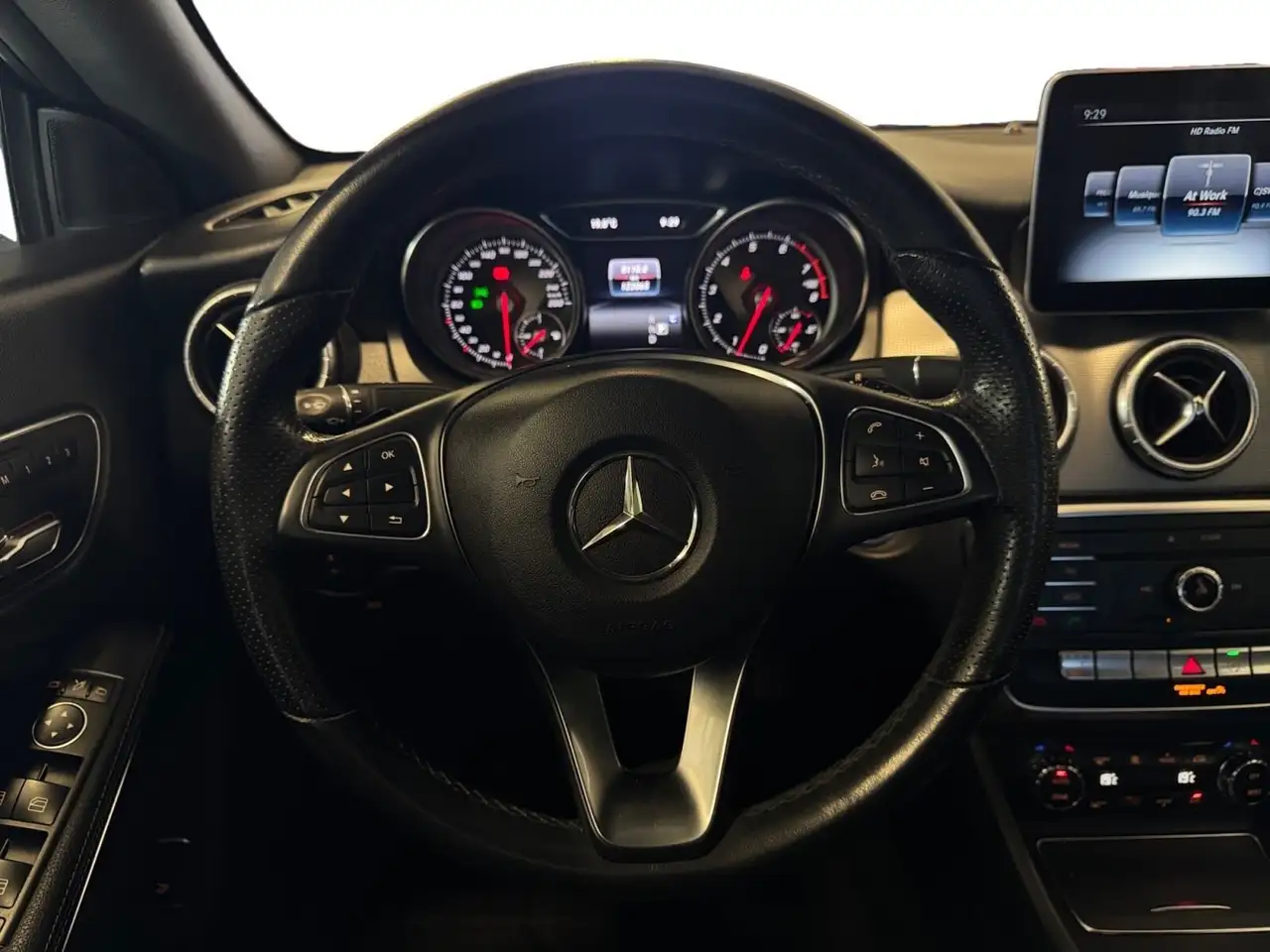 Mercedes-Benz CLA photo Mercedes-Benz CLA