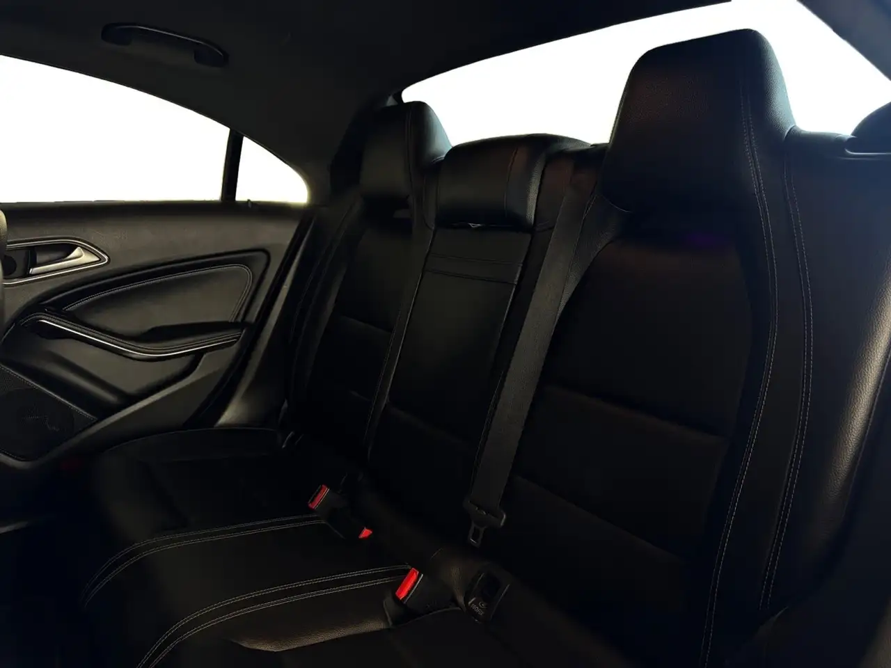 Mercedes-Benz CLA photo Mercedes-Benz CLA