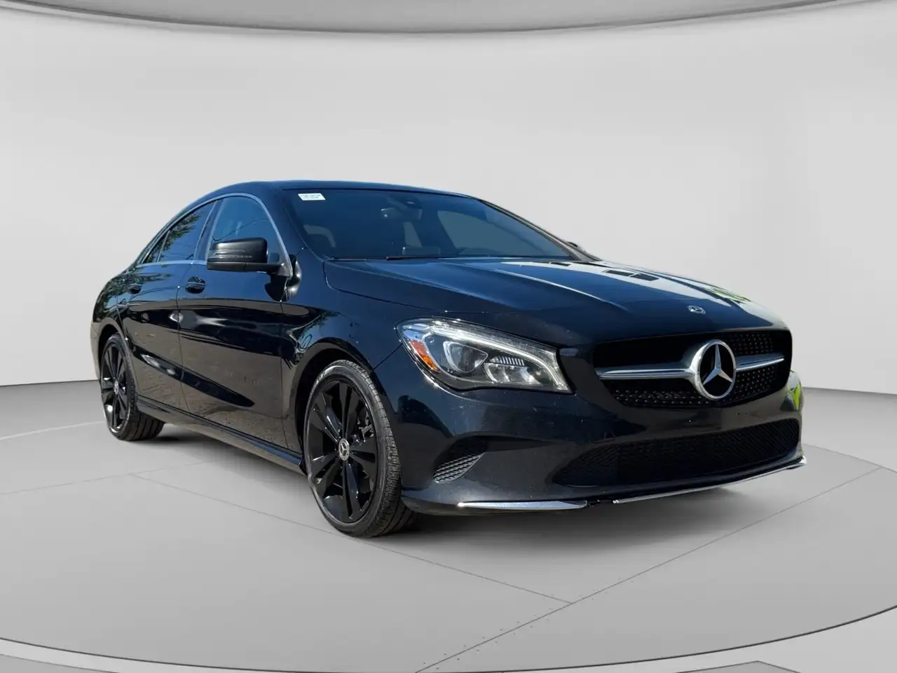 Mercedes-Benz CLA photo Mercedes-Benz CLA