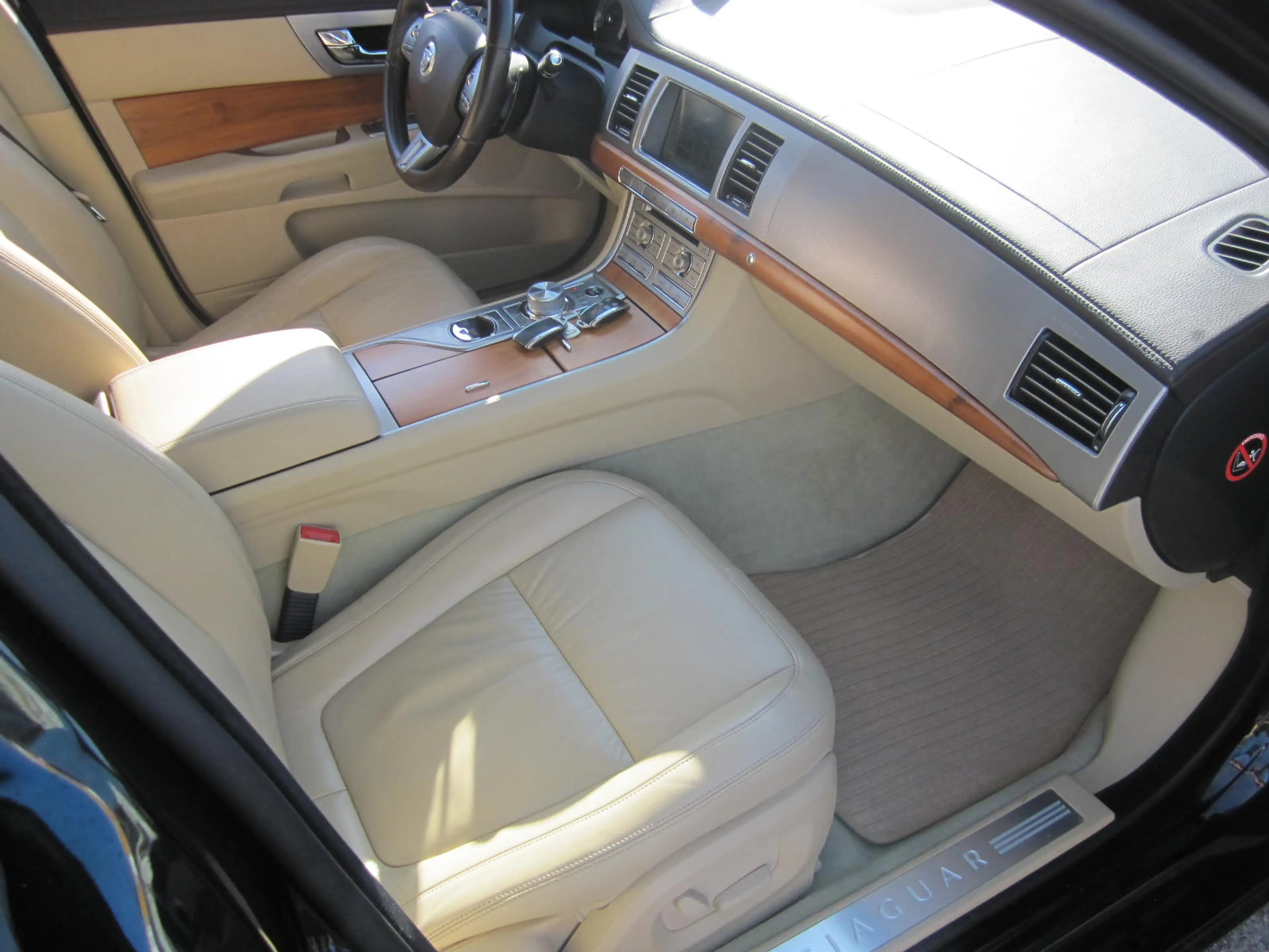 Jaguar XF 3.0 V6 Diesel Edition — photo 5