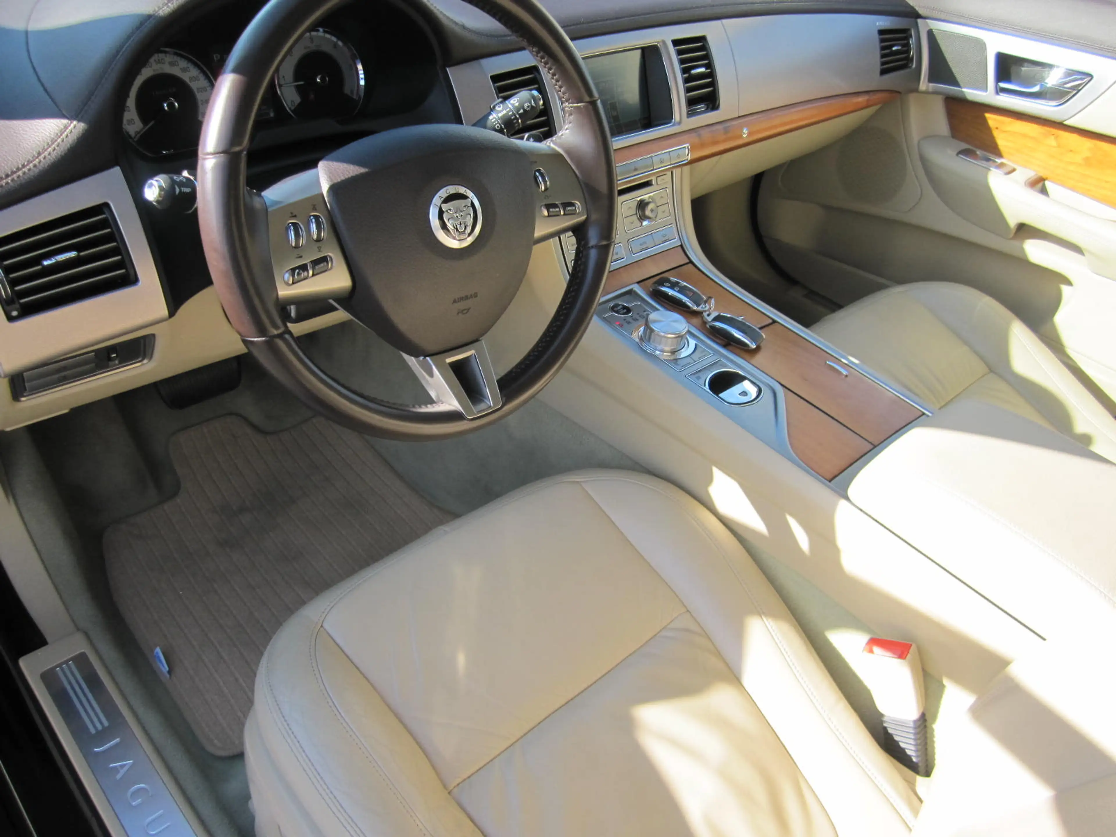 Jaguar XF 3.0 V6 Diesel Edition — photo 15