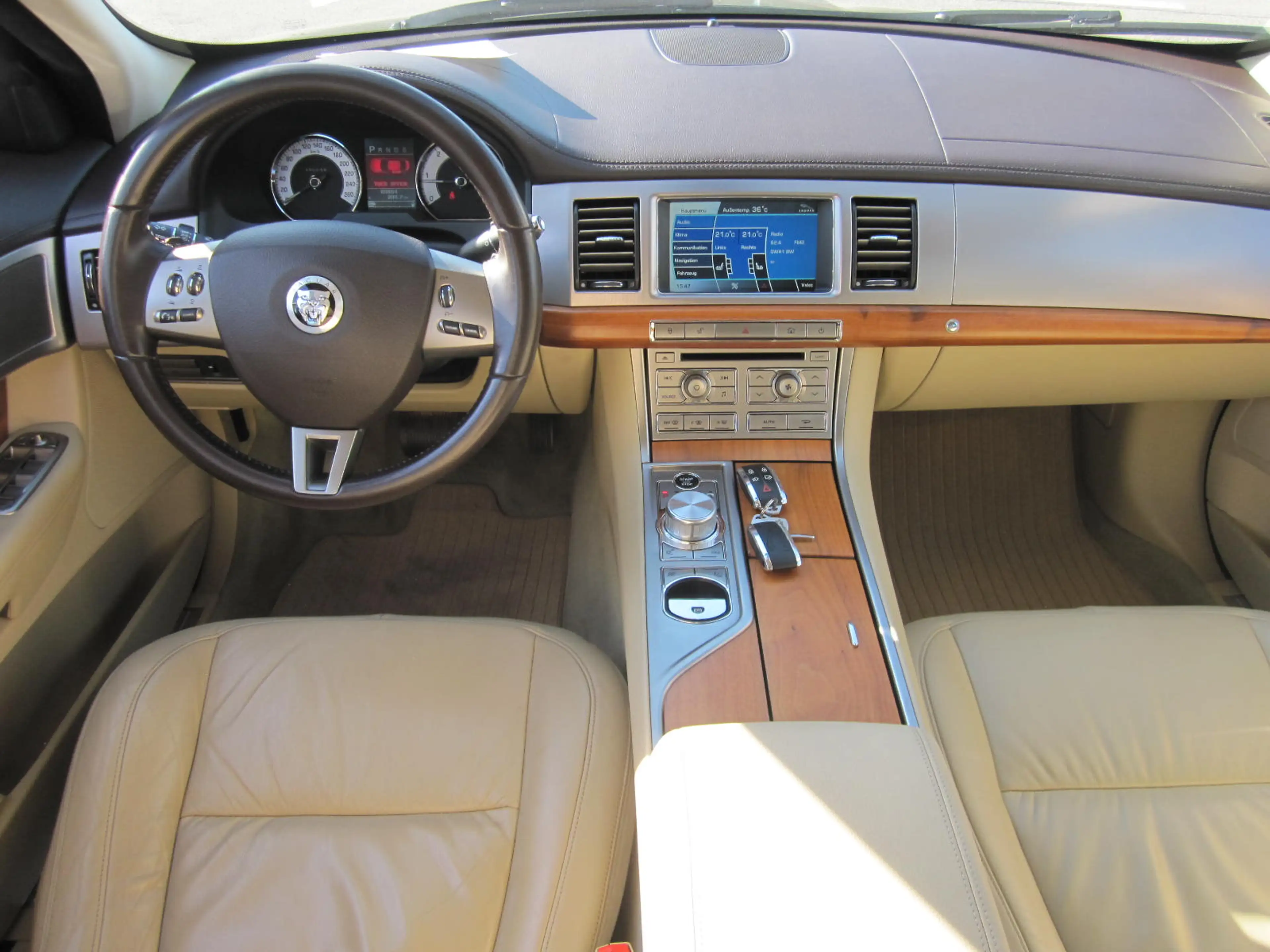 Jaguar XF 3.0 V6 Diesel Edition — photo 12