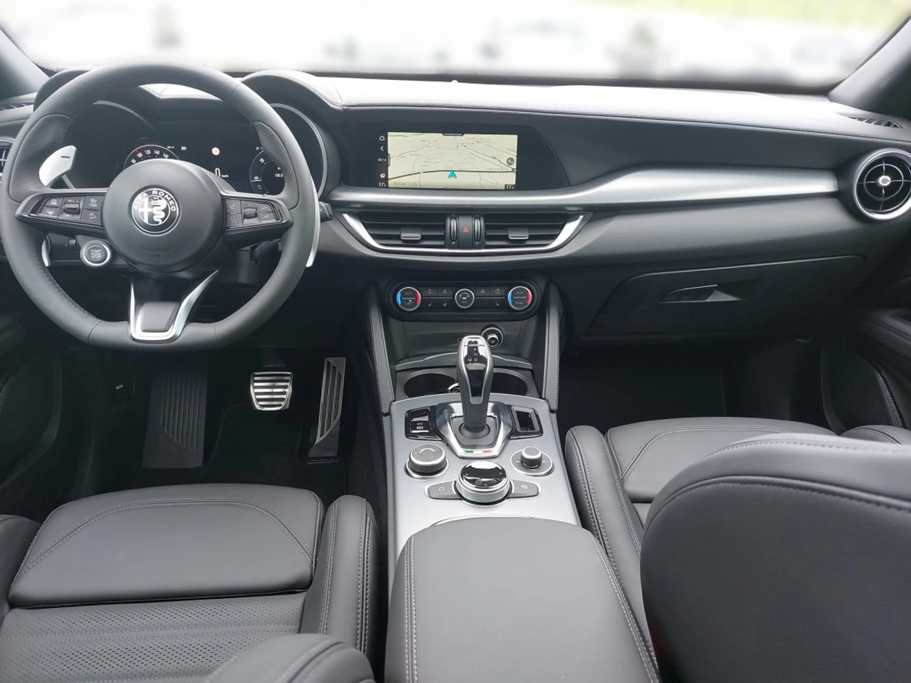 Alfa Romeo Stelvio Veloce 2,2 210PS Q4 — photo 4