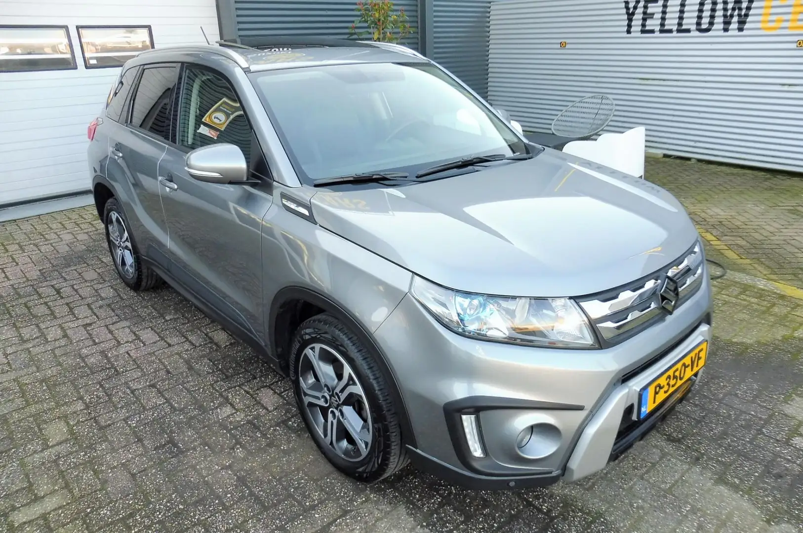 Suzuki Vitara 1.6 High Executive AUTOMAAT Grijs - 2