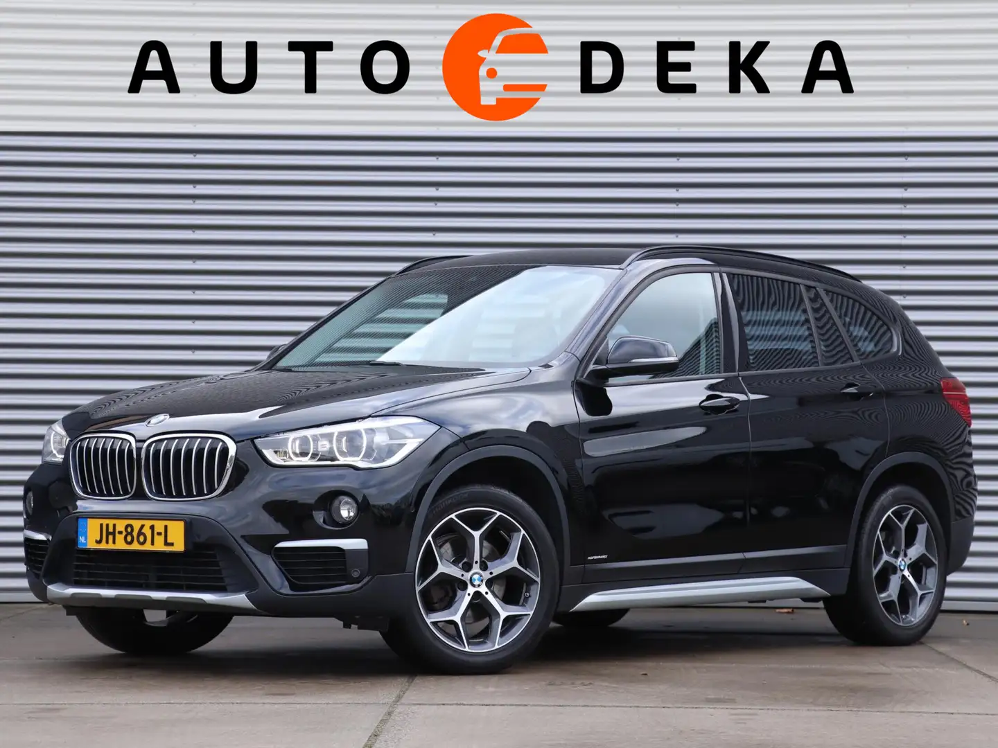 BMW X1 SDrive18d xLine Executive *Sportstoelen*Navigatie* Noir - 1