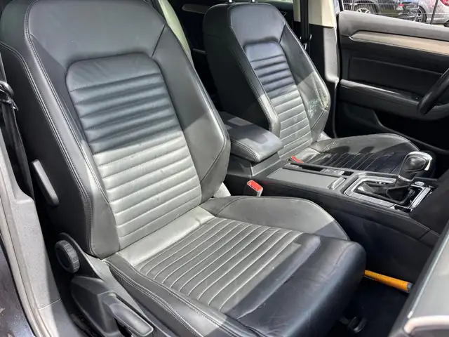 Volkswagen Passat view 13