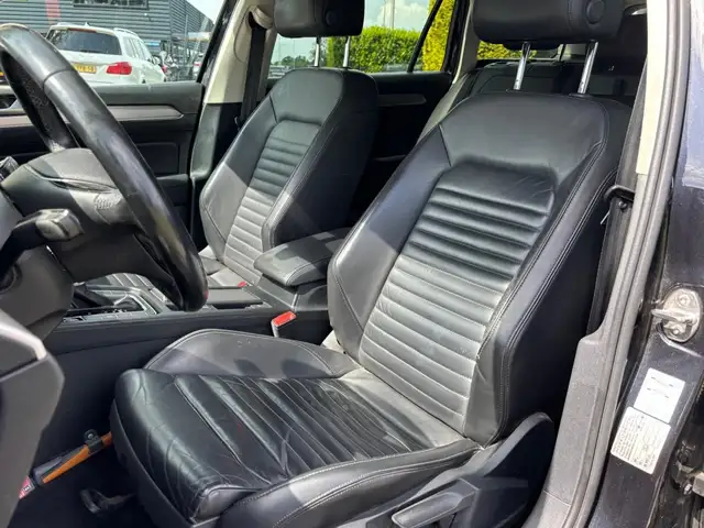 Volkswagen Passat view 12