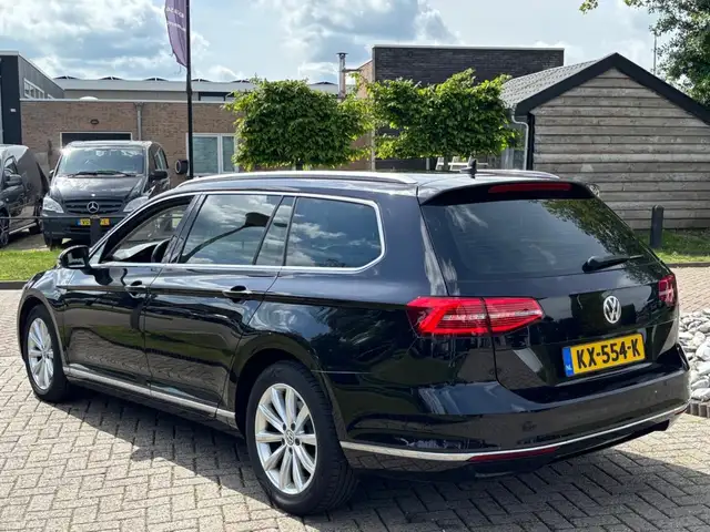 Volkswagen Passat view 7