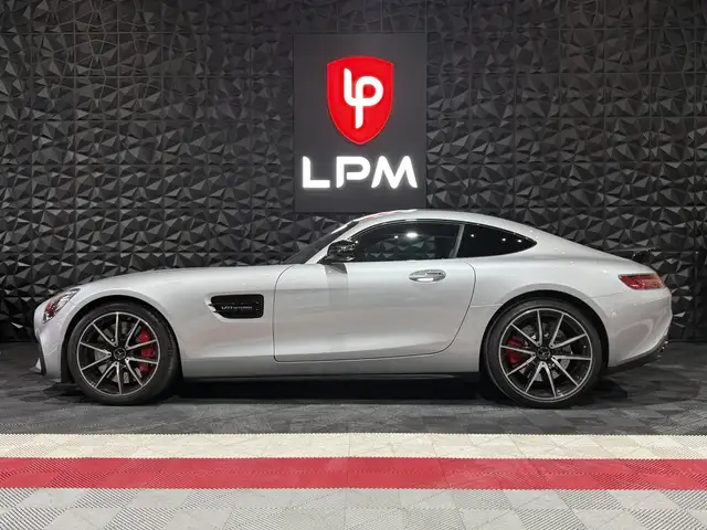 Mercedes-Benz AMG GT view 3
