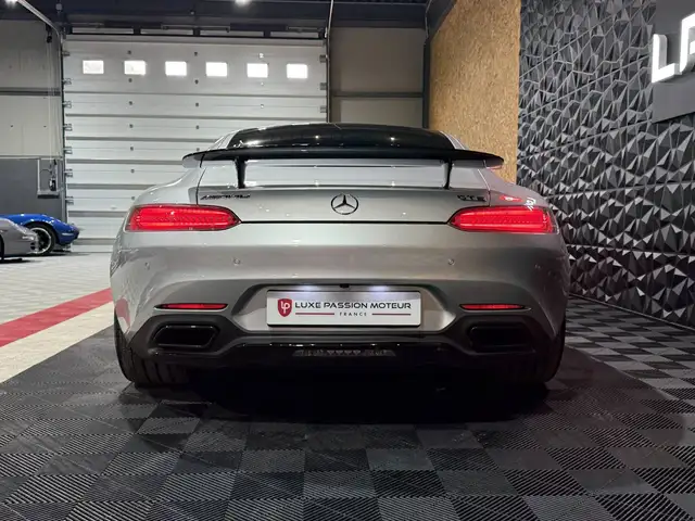 Mercedes-Benz AMG GT view 5