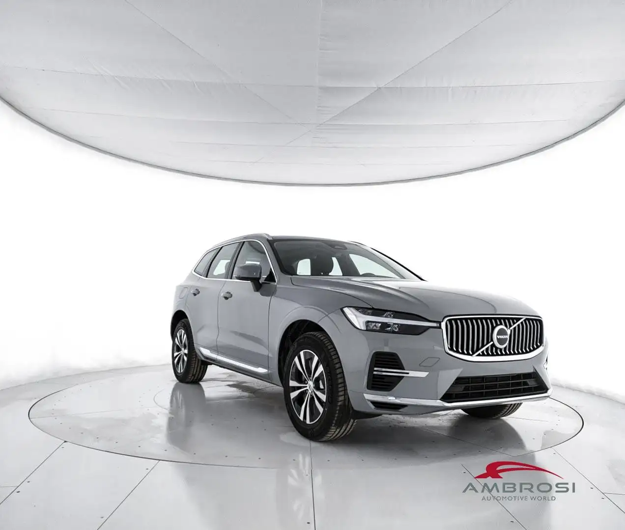 Volvo XC60 T6 AWD Plug-in hybrid Elettrica/Benzina Essential Bright Gris - 2