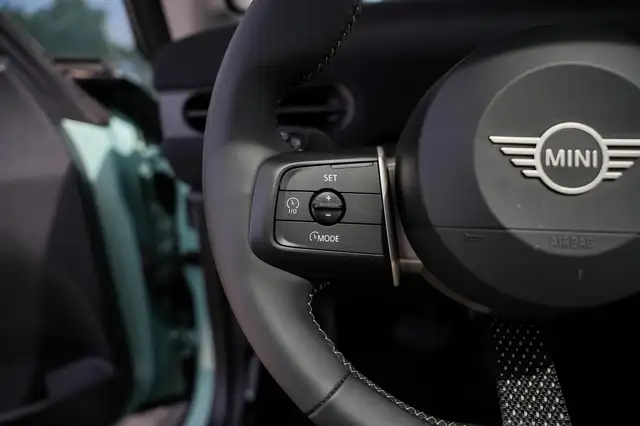 Mini Cooper Cooper view 11