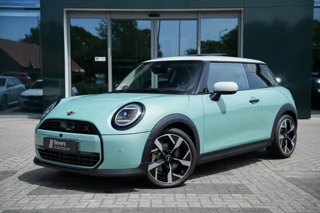 Mini Cooper Cooper view 2