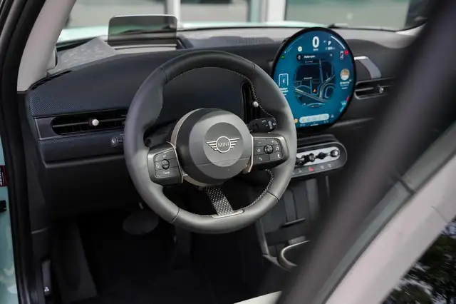 Mini Cooper Cooper view 10