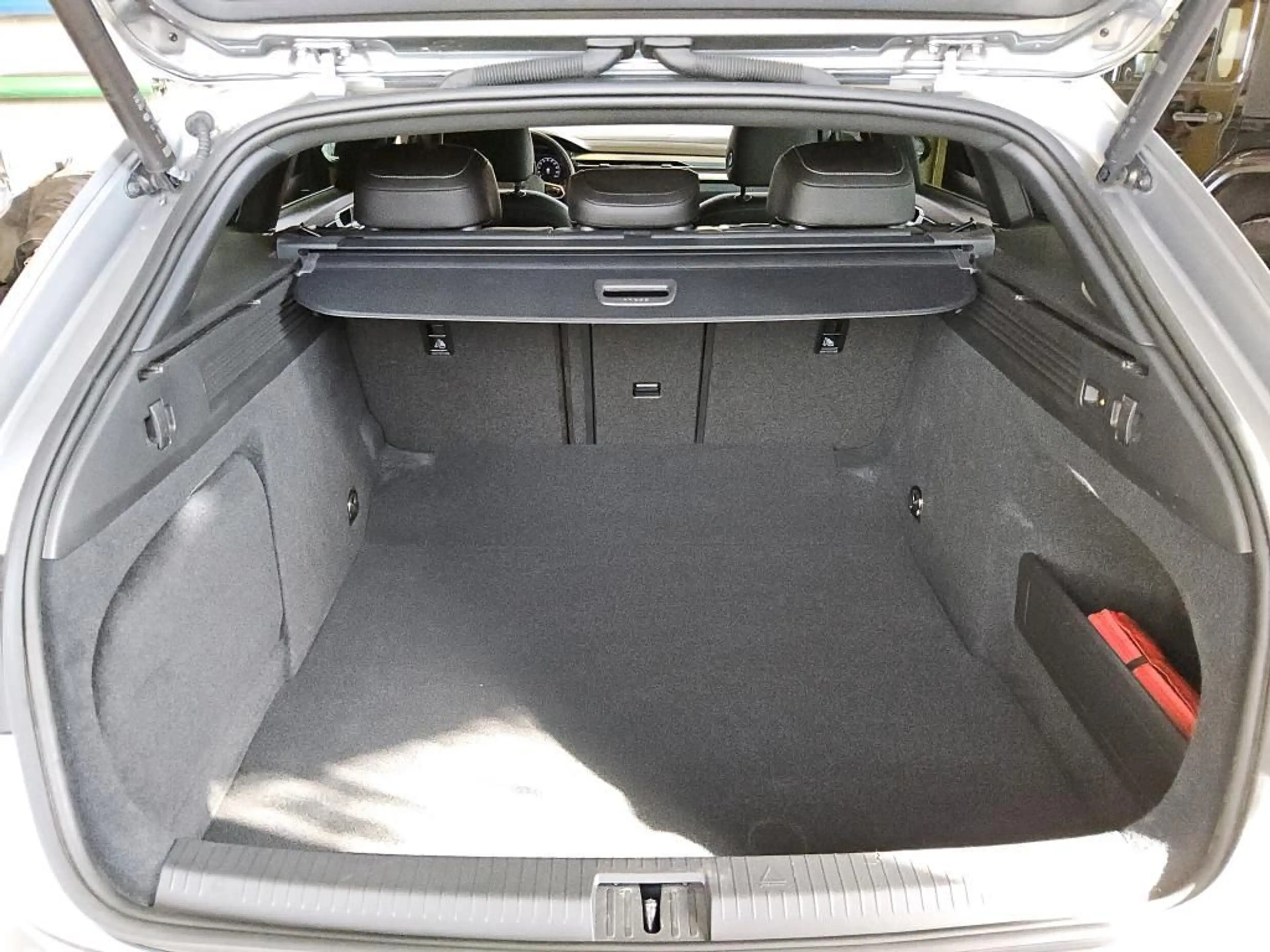 Volkswagen Arteon SB TSI DSG R-Line Matrix 360° HZ Standhei — photo 11
