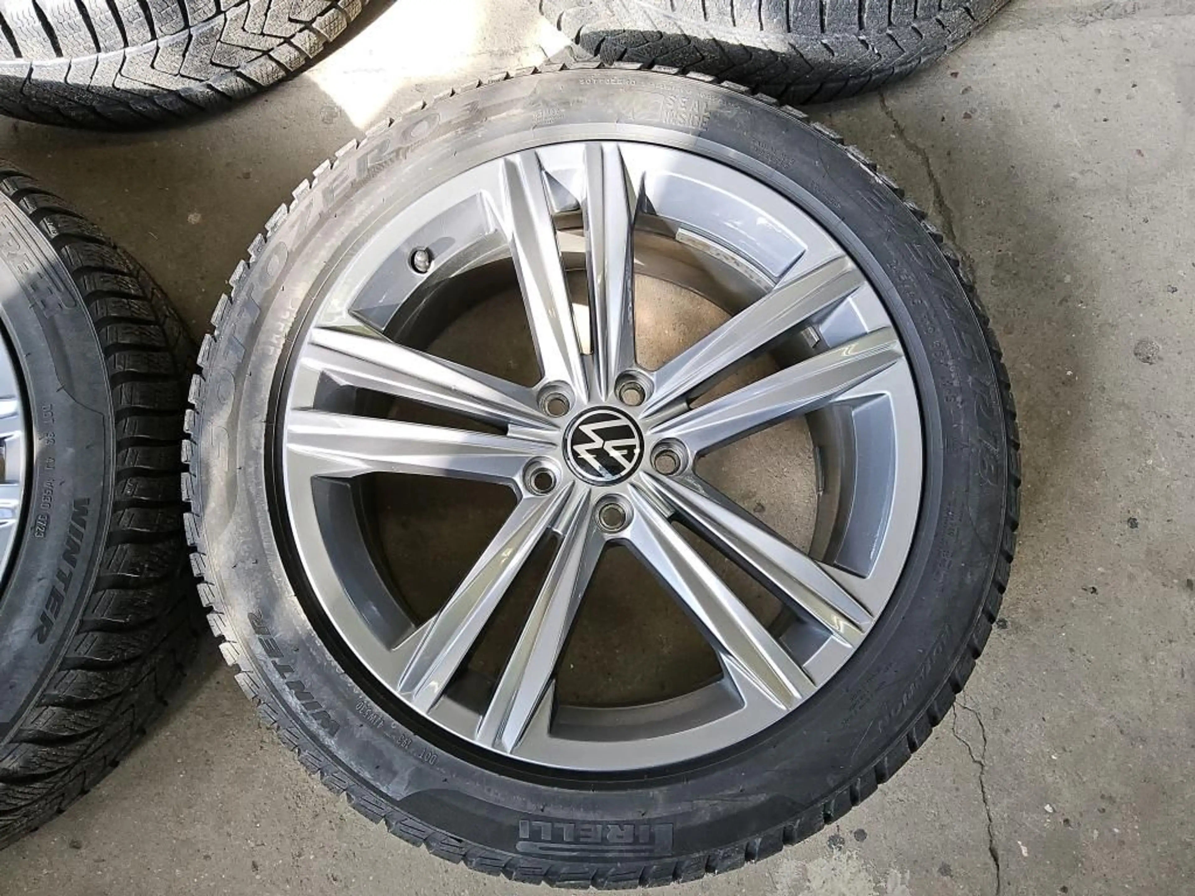 Volkswagen Arteon SB TSI DSG R-Line Matrix 360° HZ Standhei — photo 12
