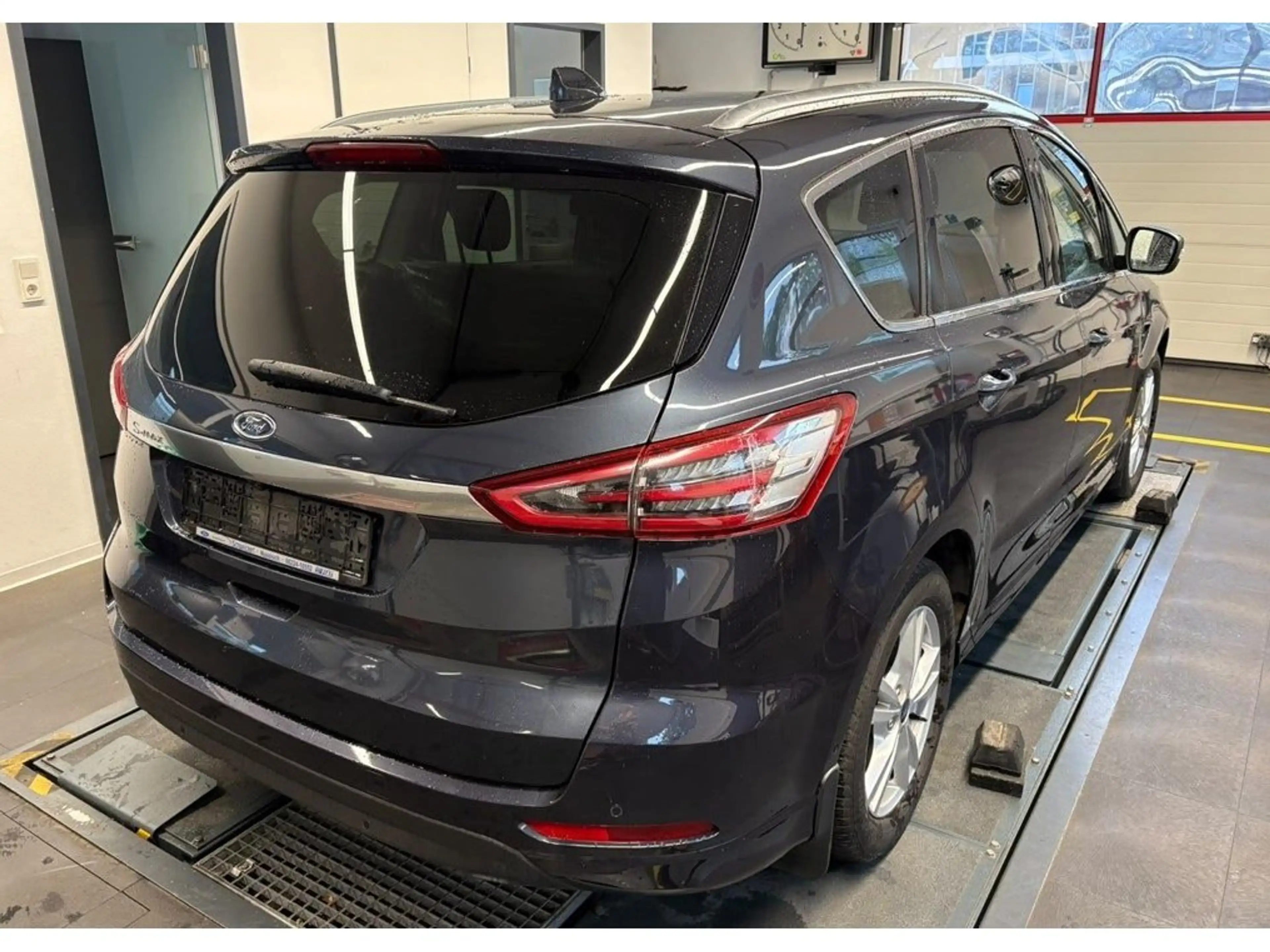 Ford S-Max 1.5 Titanium KAMERA/7-SITZE/TEMPOMAT/NAVI/ — photo 2