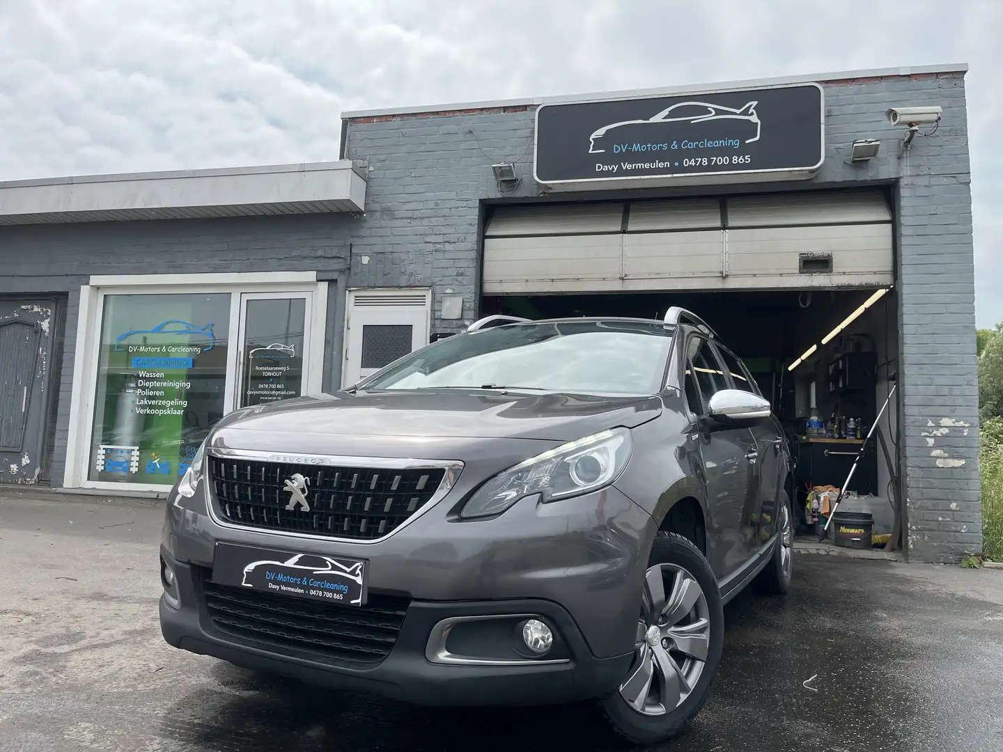 Peugeot 2008 PureTech 82 Style Gris - 1
