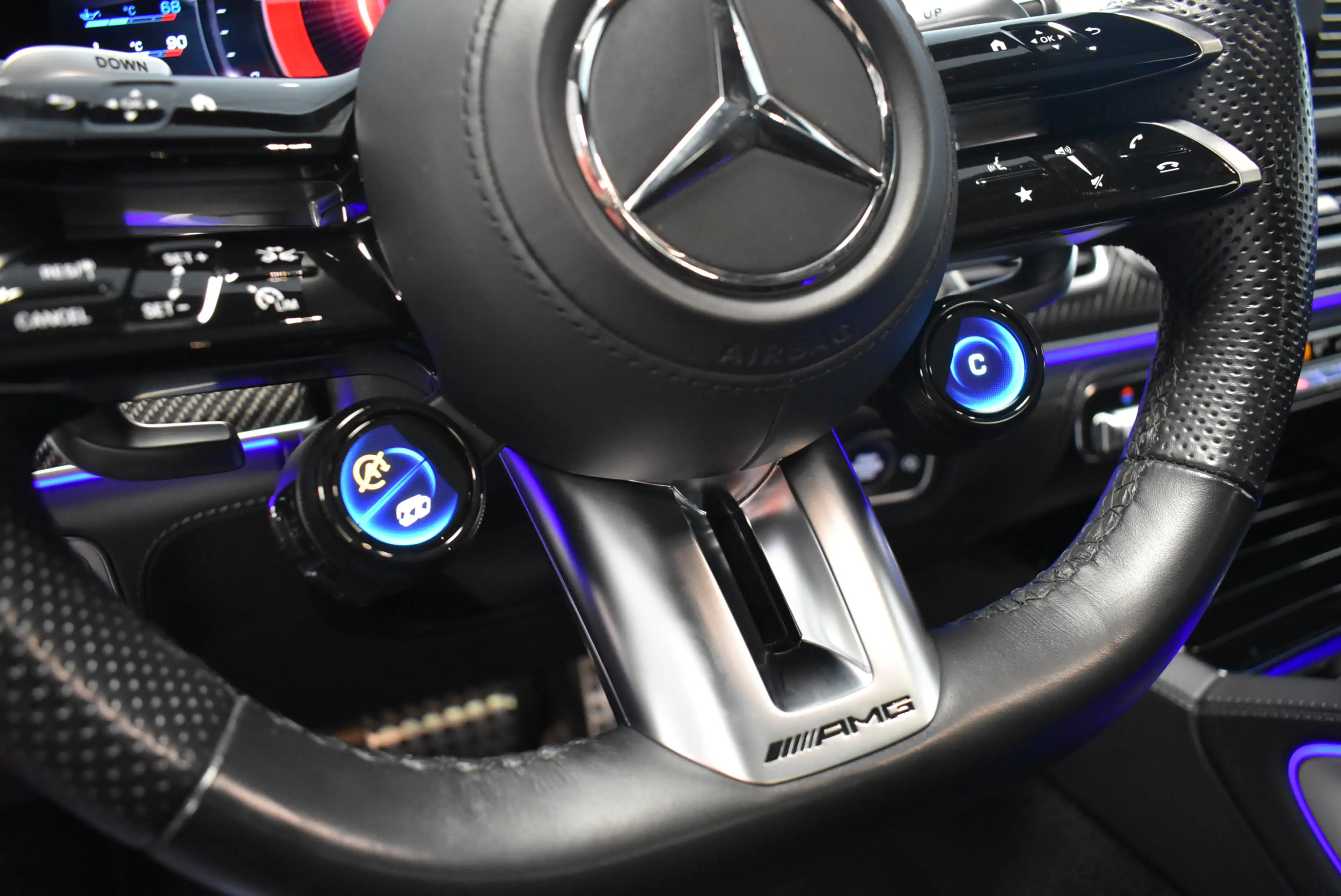 Mercedes-Benz GLE 63 AMG 4M+ Coupe Luft Abgas HUD Panora 360° — photo 14