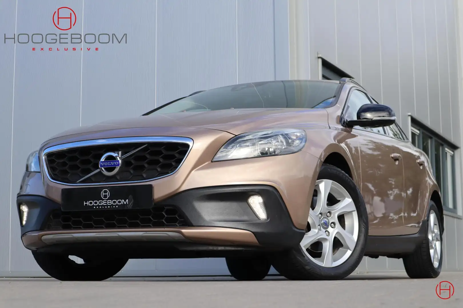 Volvo V40 Cross Country 1.6 T4 180 PK / Navi / Cruise / PDC / Trekhaak Bruin - 1