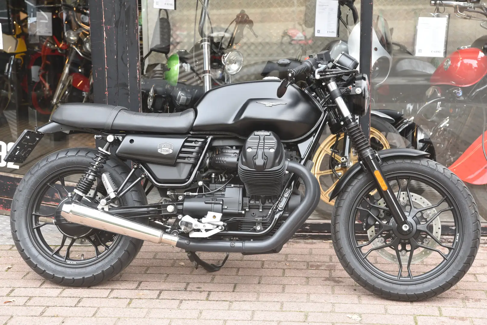 Moto Guzzi V 7 III STONE ***MOTO VERTE*** Zwart - 2