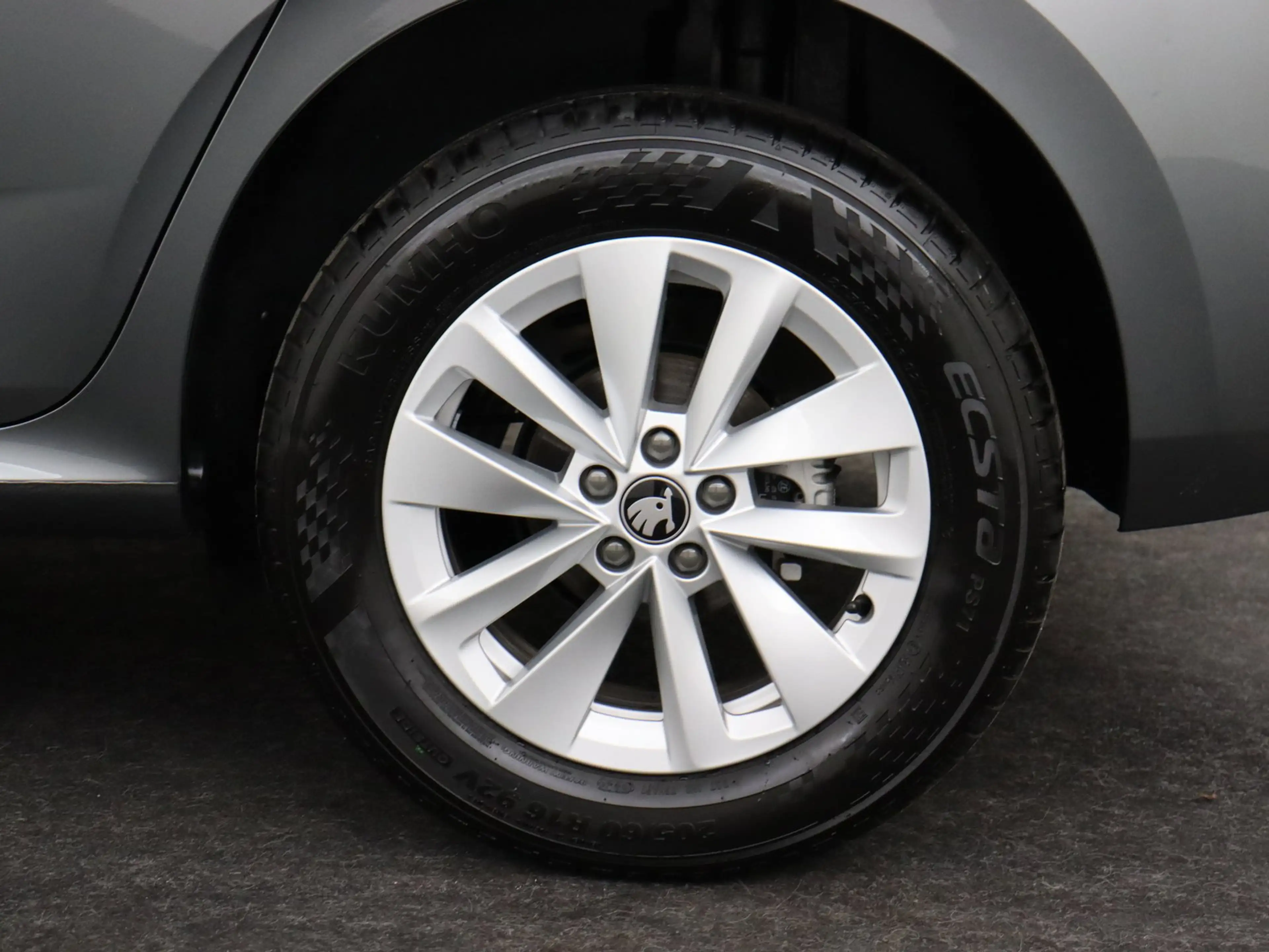 Skoda Kamiq Corporate 1.0 TSI 85kW (115ch) DSG7 — photo 5