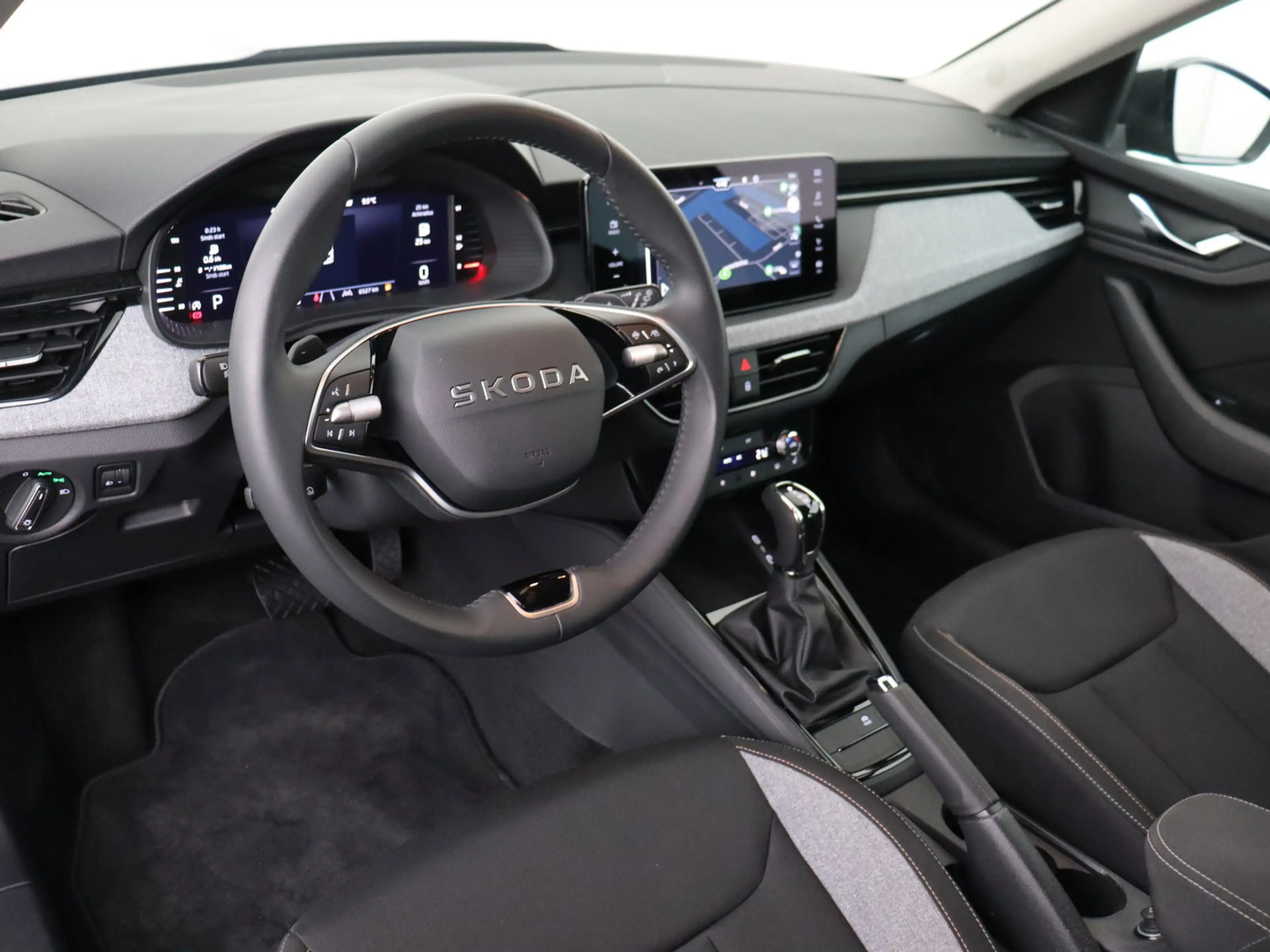 Skoda Kamiq Corporate 1.0 TSI 85kW (115ch) DSG7 — photo 8