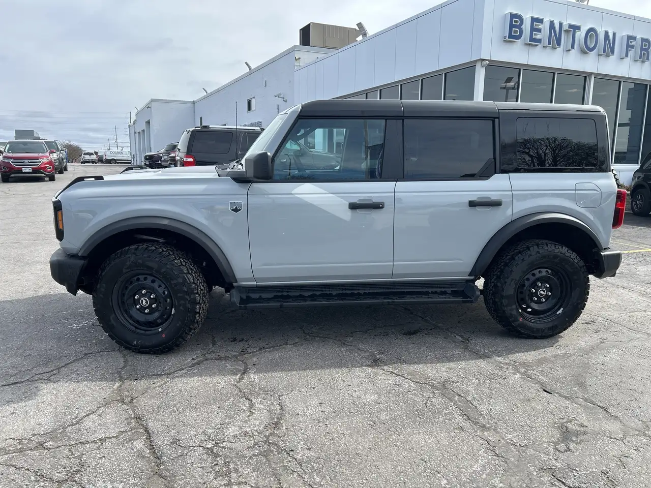 Ford Bronco снимка Ford Bronco