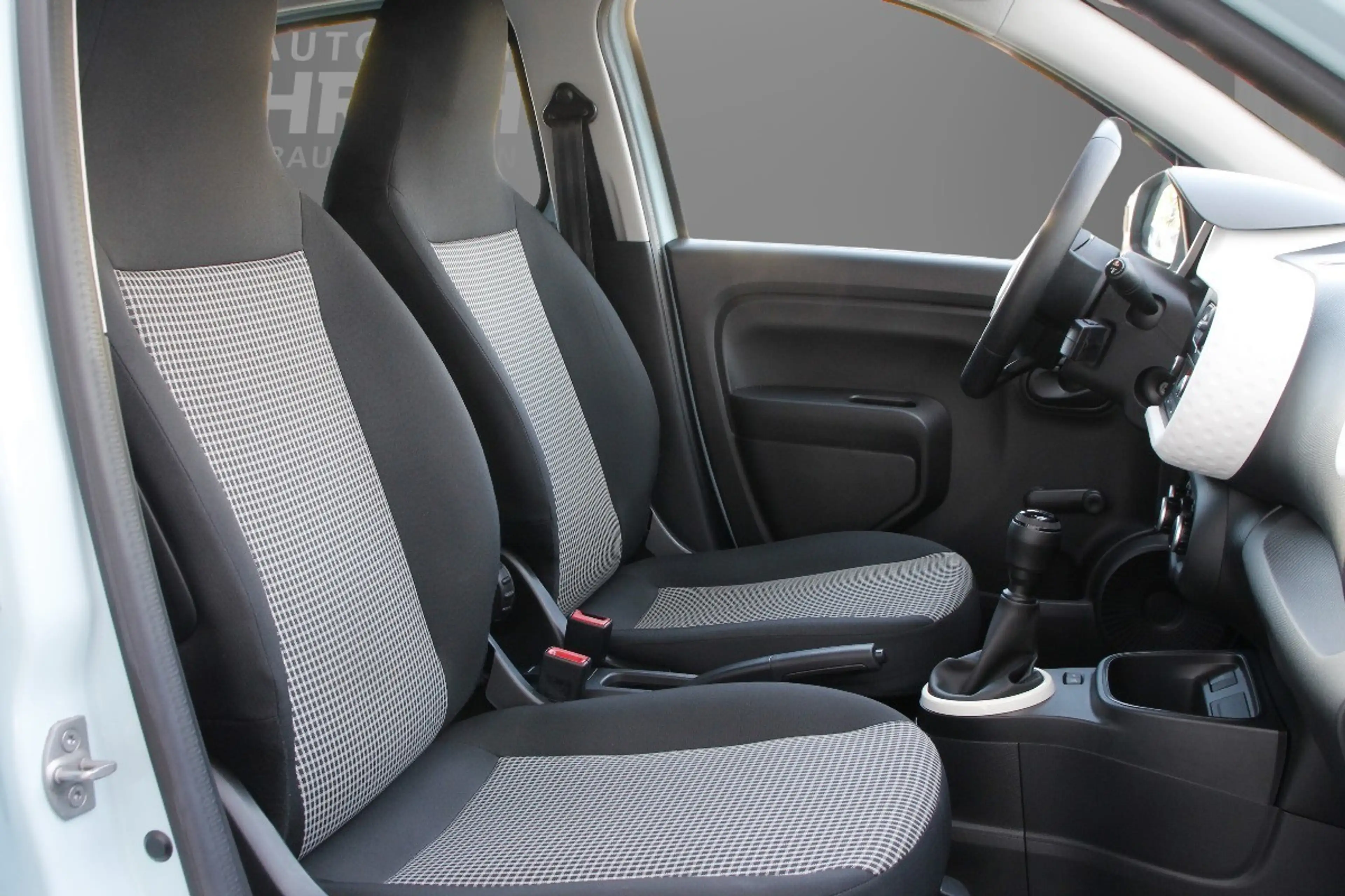 Renault Twingo LIFE SCe 65 Start & Stop — photo 14