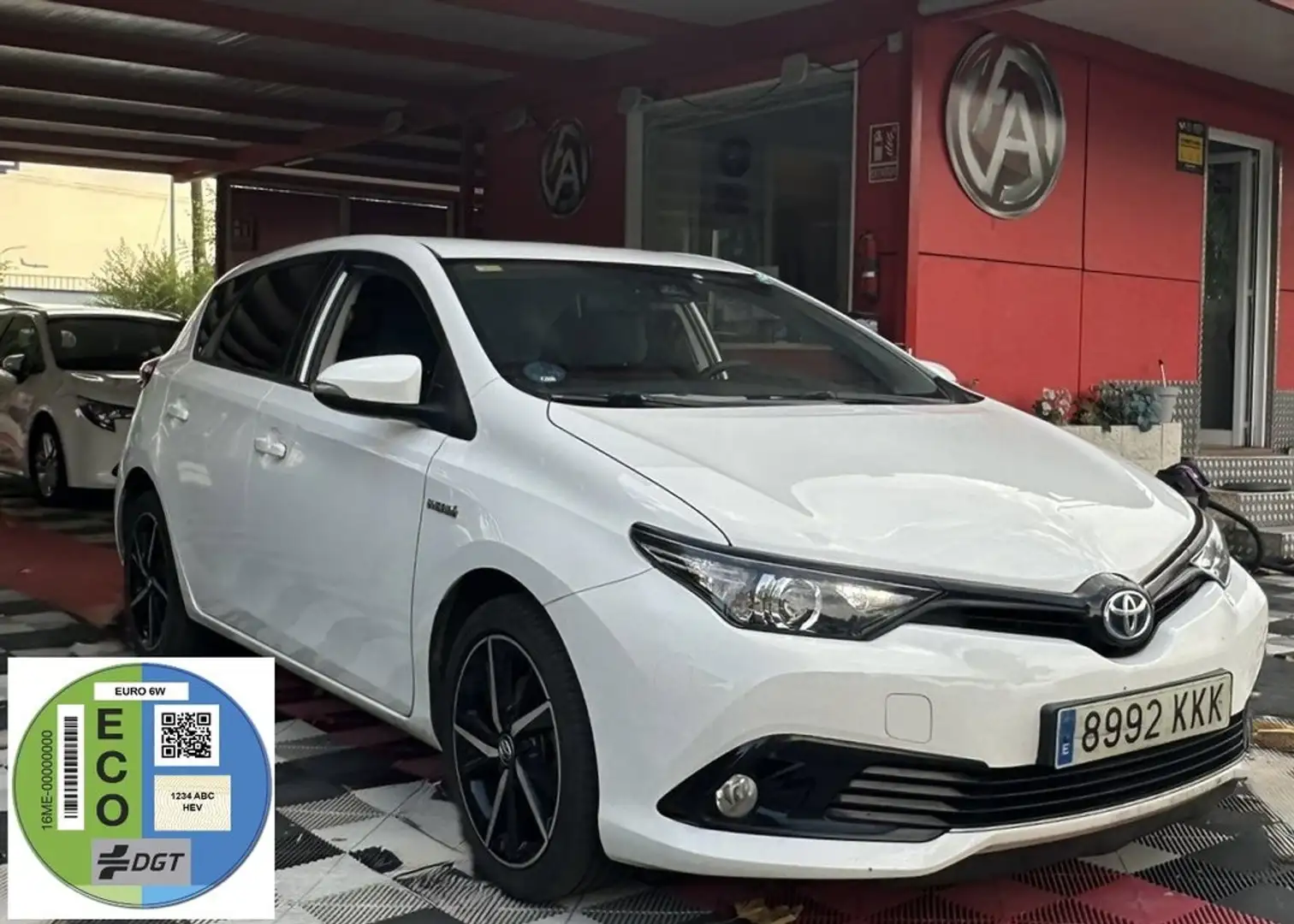 Toyota Auris 1.8 140H Hybrid Feel! Edition Blanco - 1