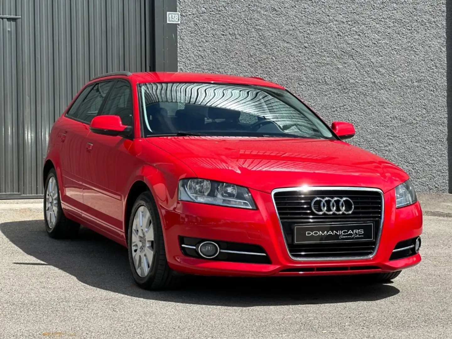 Audi A3 Sportback 2.0TDI Attraction Rojo - 2