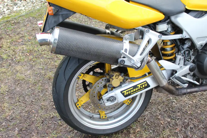 Honda VFR 1000 - foto 8