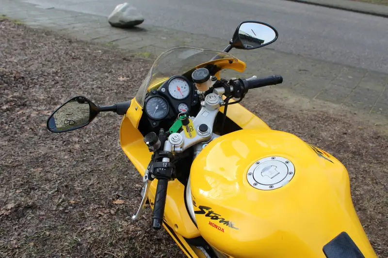 Honda VFR 1000 - foto 4