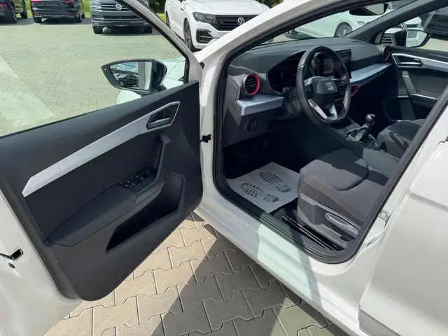 Seat Ibiza view 8