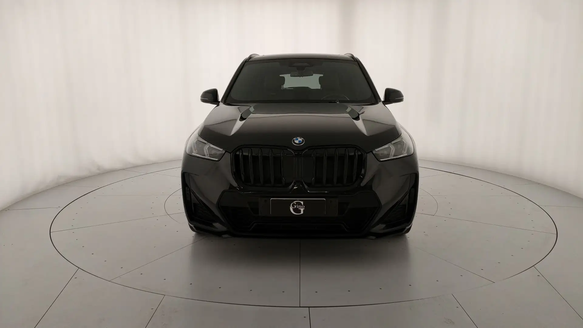 BMW X1 sdrive18d X-Line Edition Signature auto Noir - 2