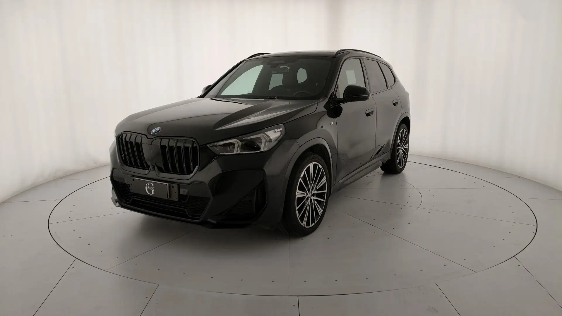 BMW X1 sdrive18d X-Line Edition Signature auto Noir - 1