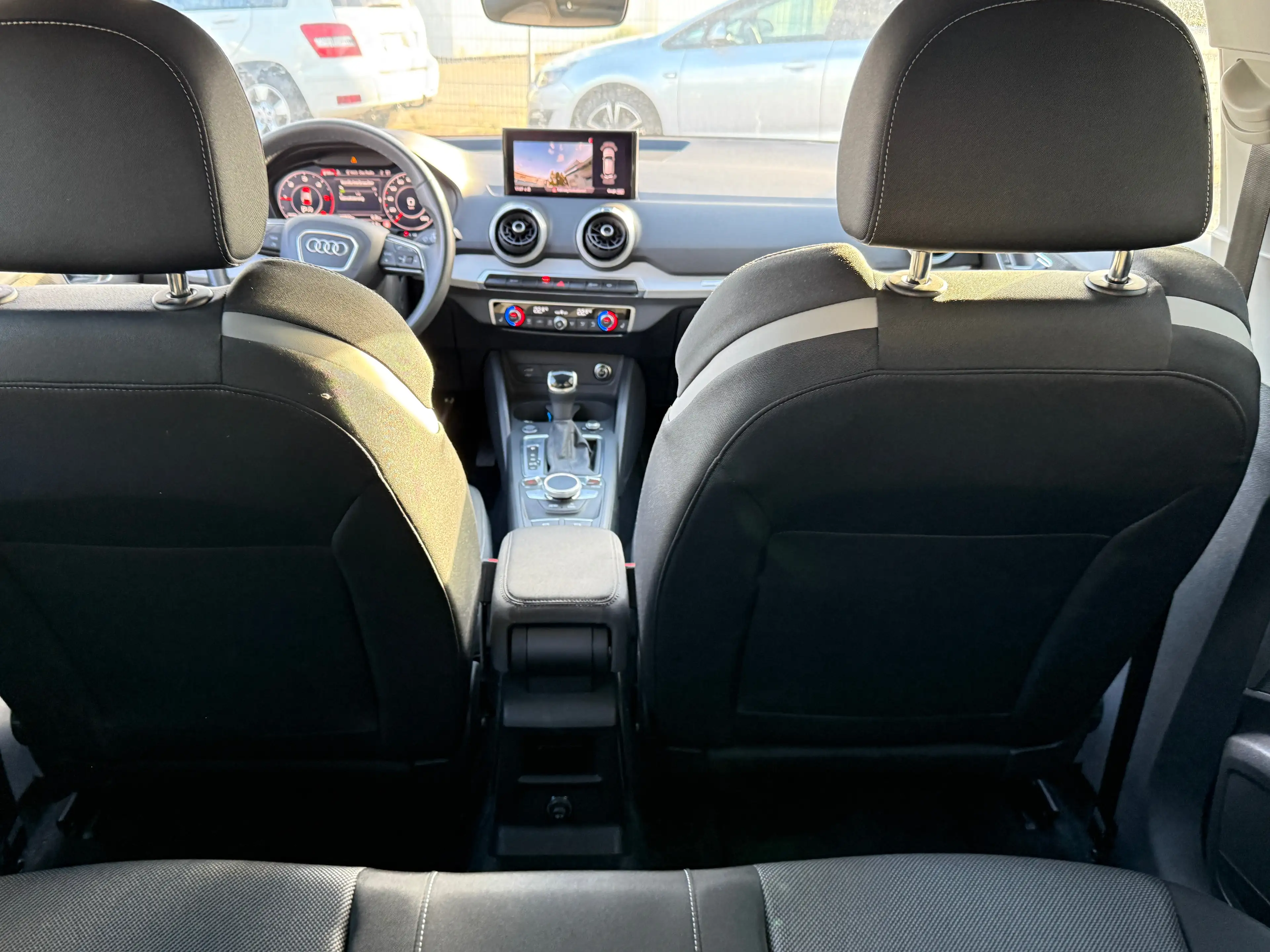 Audi Q2 35 TDI basis — photo 11