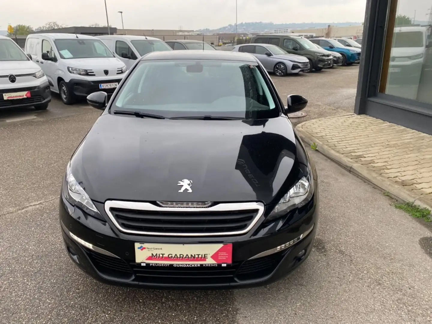 Peugeot 308 ACT BHDI120AUT Schwarz - 2