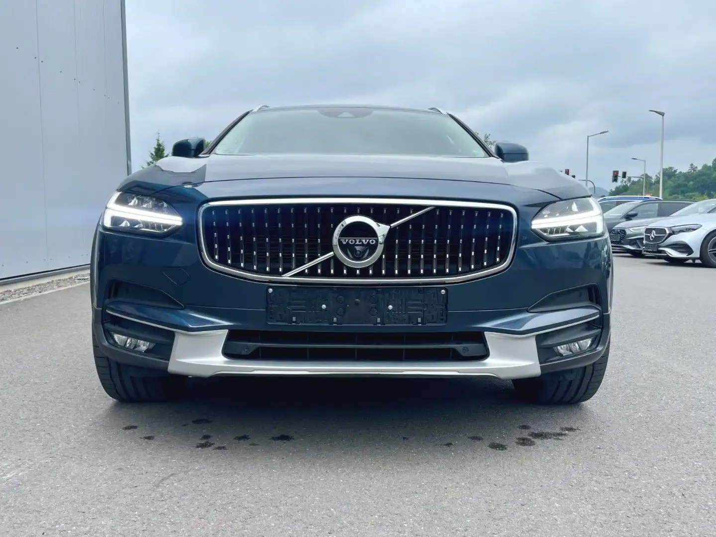 Volvo V90 Cross Country D5 Pro AWD *B&W*21-Zoll*Pano* Blue - 2