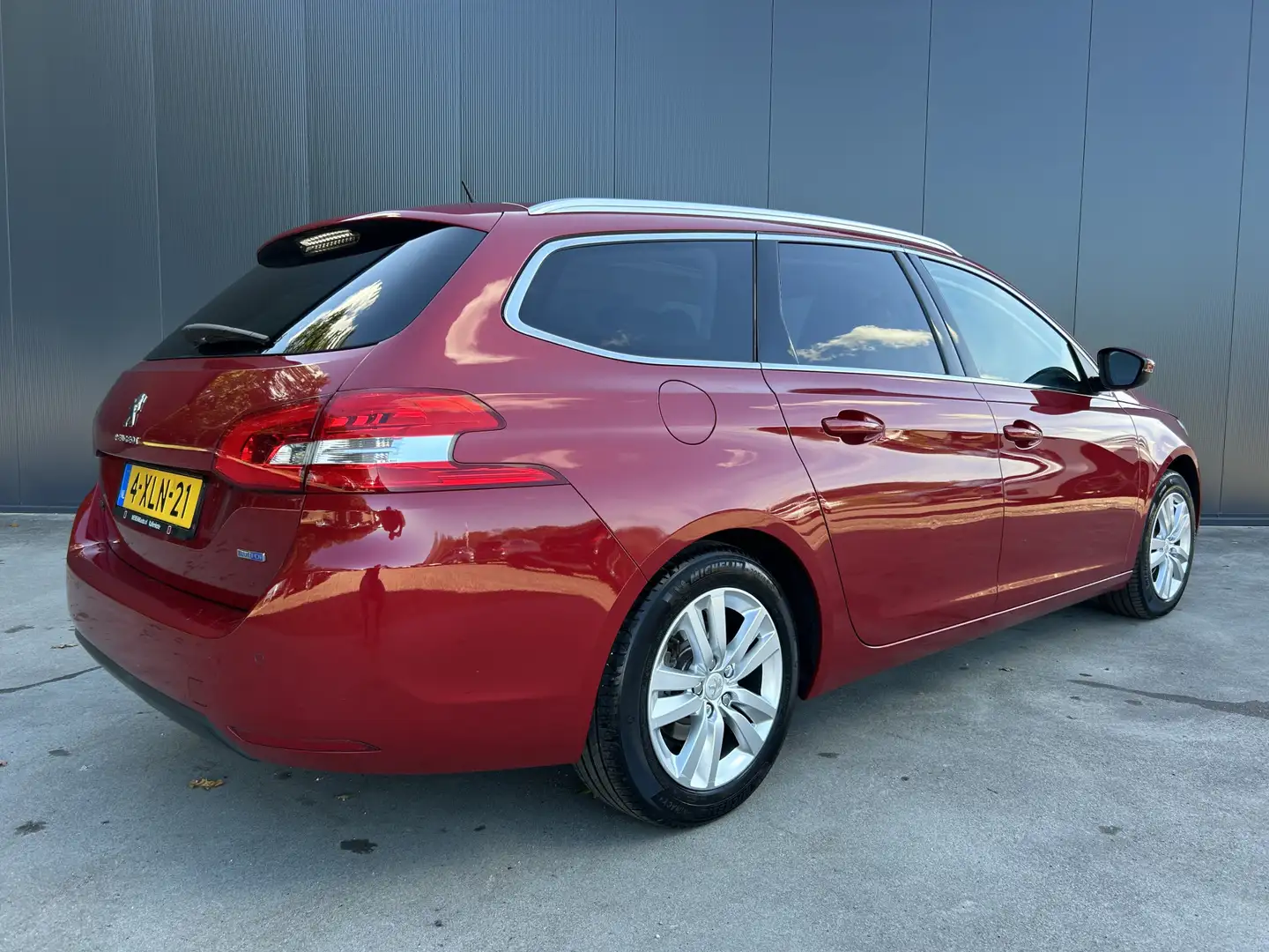 Peugeot 308 SW 1.6 BlueHDI Blue Lease Executive PANO DAK LED N Rot - 2