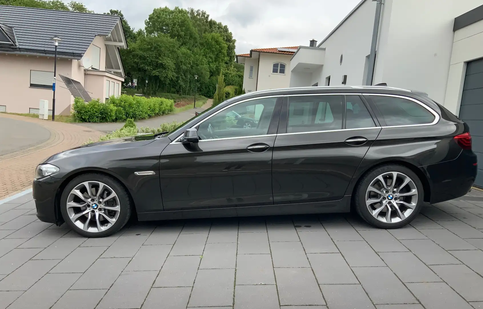 BMW 535 535d Touring Aut. Luxury Line Grey - 2