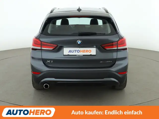 BMW X1 view 5