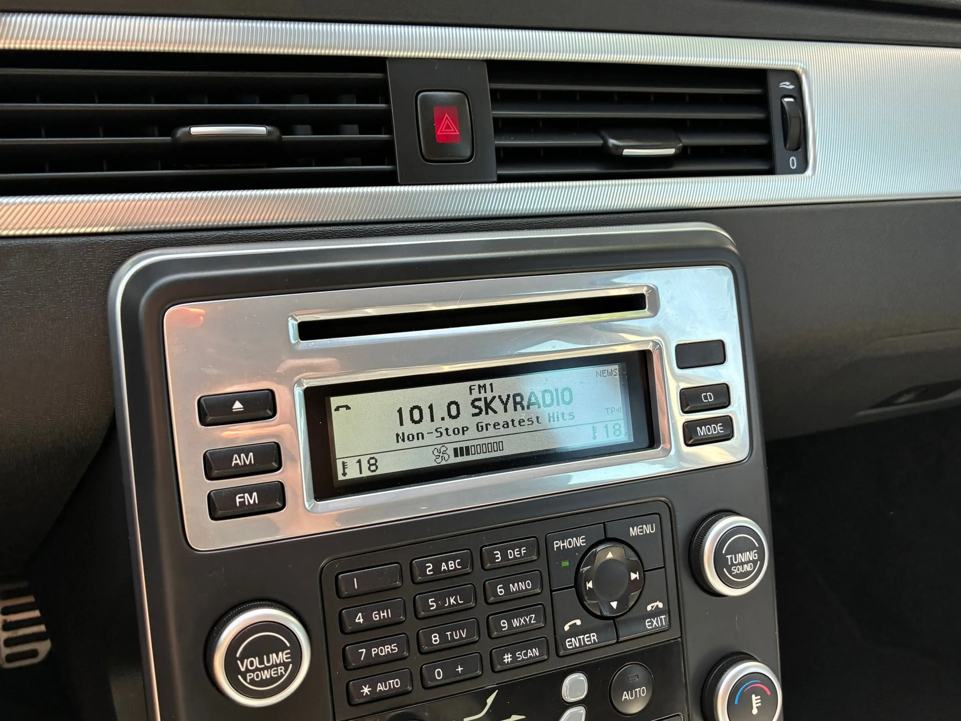 Volvo V70 2.5T Summum | R-Design + Clima + Cruise + Leder nu — photo 21
