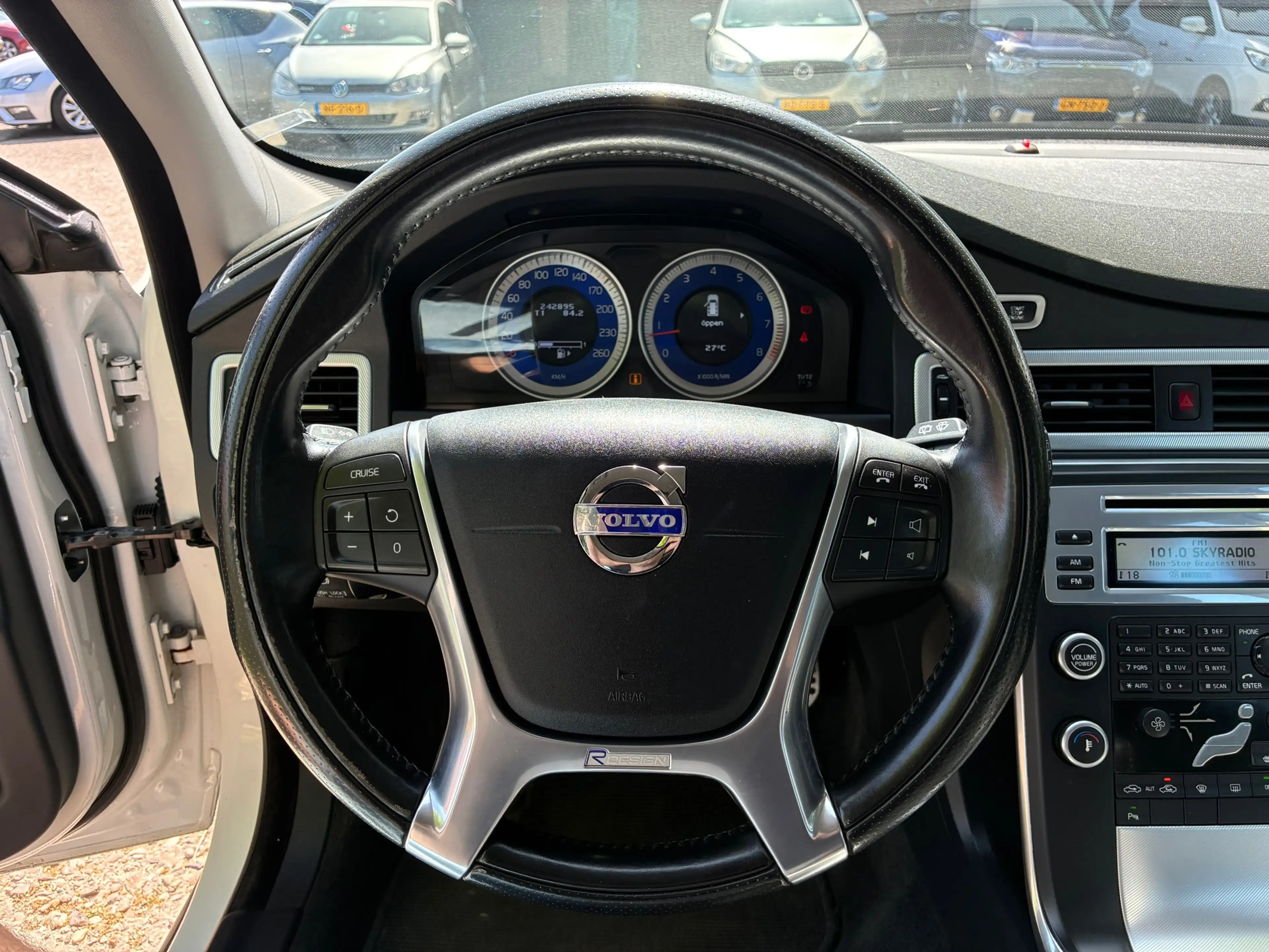 Volvo V70 2.5T Summum | R-Design + Clima + Cruise + Leder nu — photo 14
