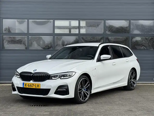 BMW 330 3-SERIE TOURING 330e M-SPORT I PLUG-IN HYBRID I LE