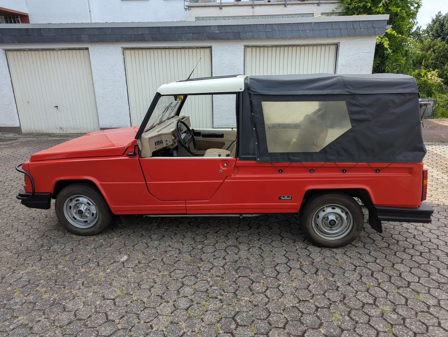 Renault R 4 Rodeo Roşu - 1